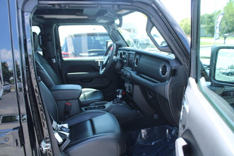 Jeep Wrangler 4xe Vehicle Image 11