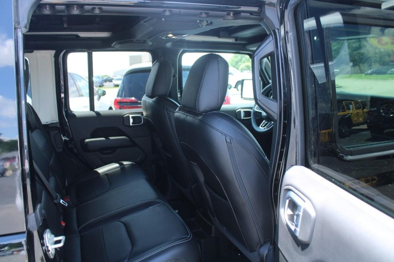 Jeep Wrangler 4xe Vehicle Image 12