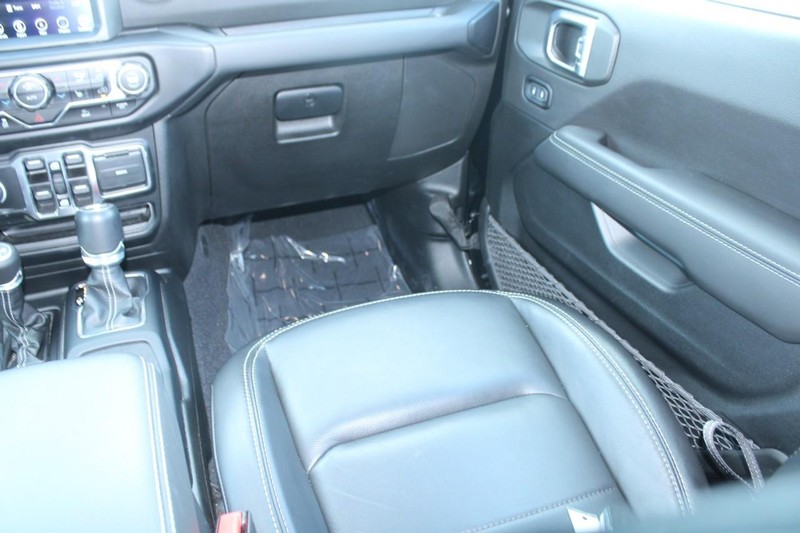 Jeep Wrangler 4xe Vehicle Image 16
