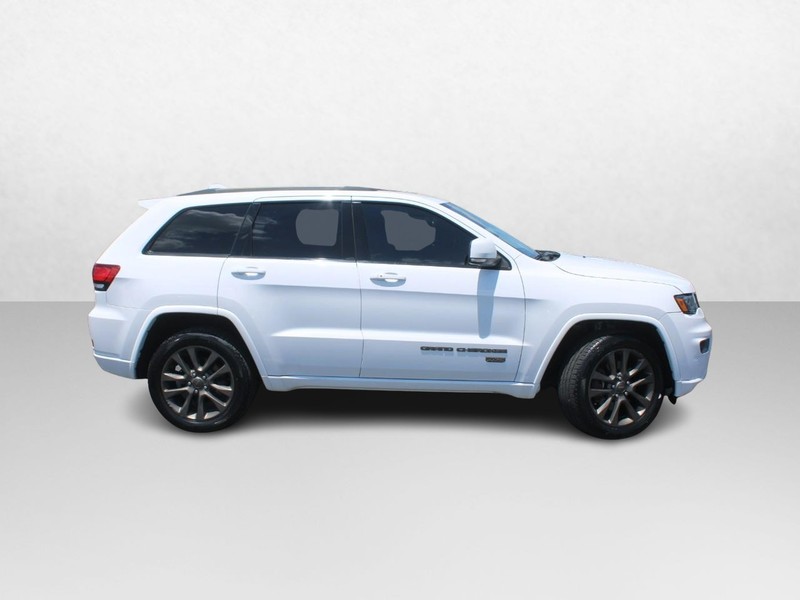 Jeep Grand Cherokee Vehicle Image 02