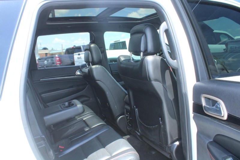 Jeep Grand Cherokee Vehicle Image 12
