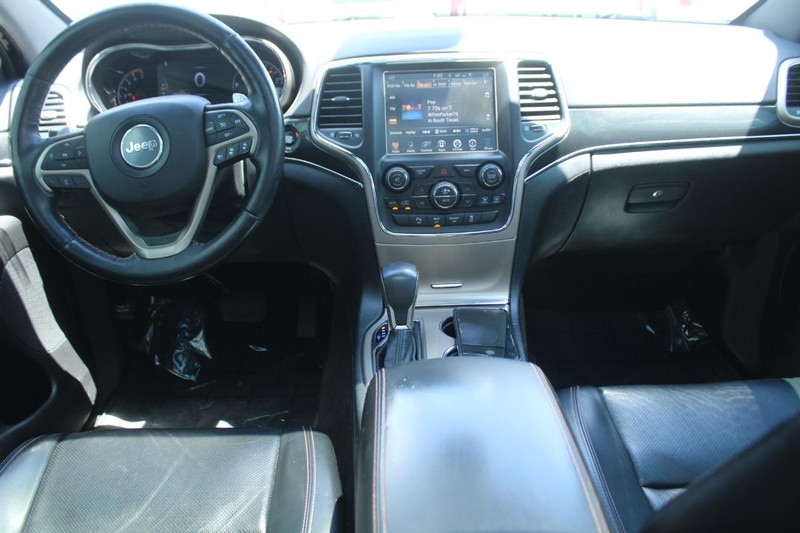 Jeep Grand Cherokee Vehicle Image 13