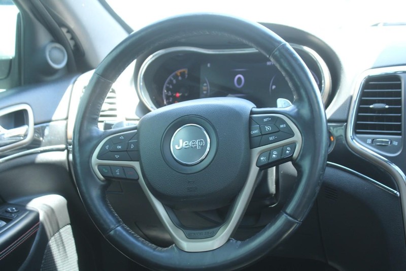 Jeep Grand Cherokee Vehicle Image 14