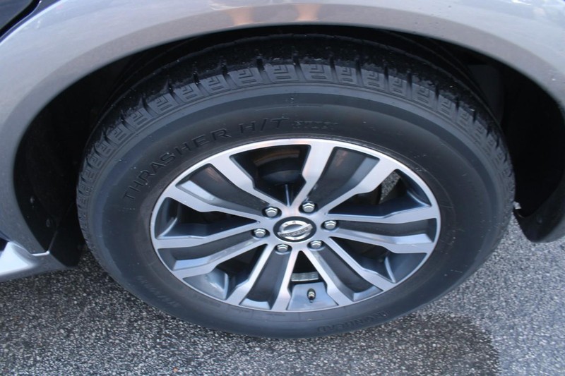 Nissan Armada Vehicle Image 07