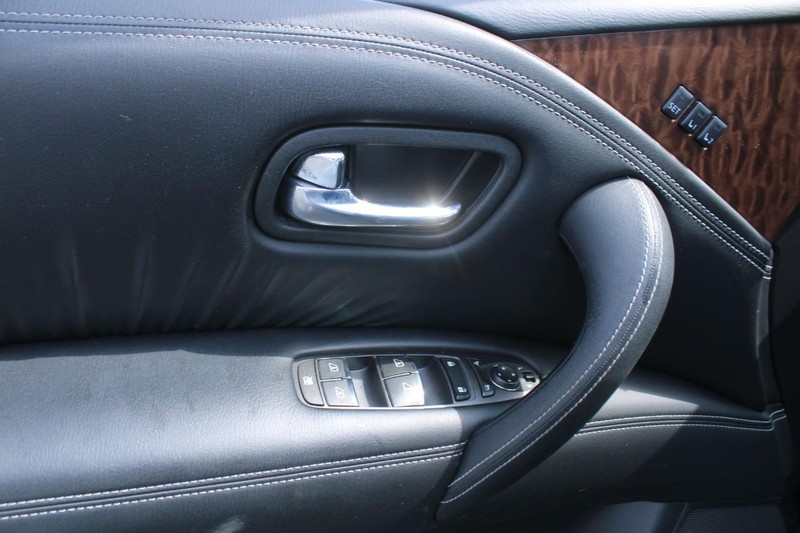 Nissan Armada Vehicle Image 09