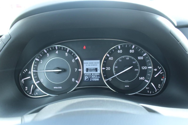 Nissan Armada Vehicle Image 18