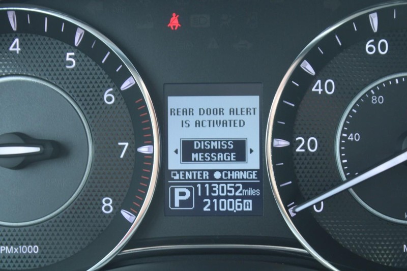 Nissan Armada Vehicle Image 19