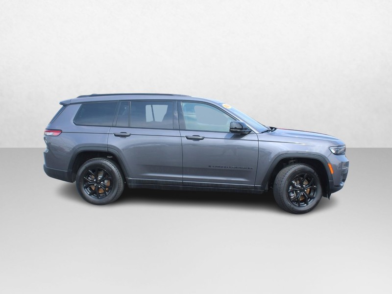 Jeep Grand Cherokee L Vehicle Image 02