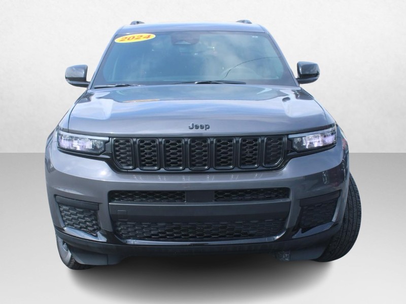 Jeep Grand Cherokee L Vehicle Image 10