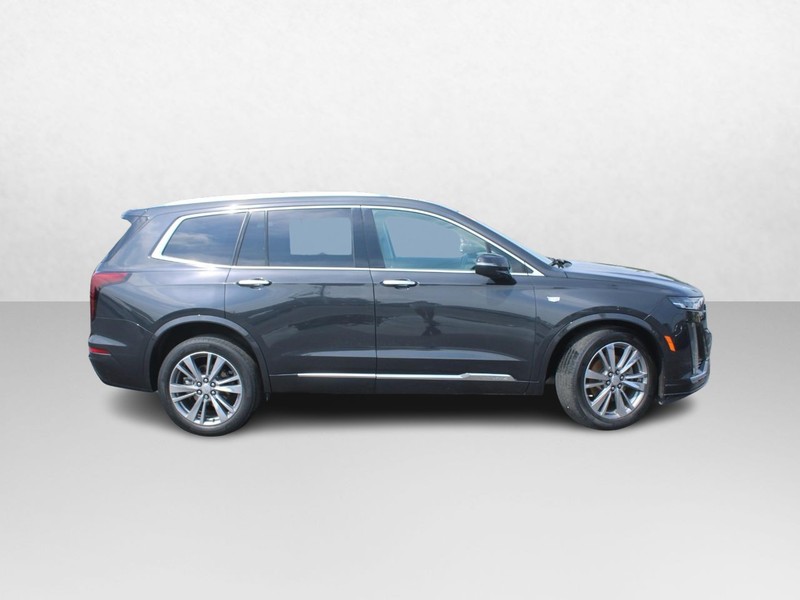 Cadillac XT6 Vehicle Image 02