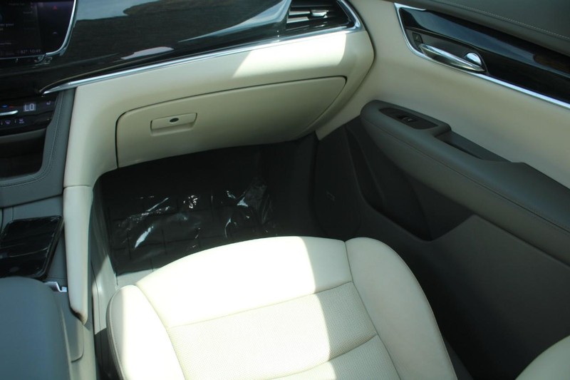 Cadillac XT6 Vehicle Image 16