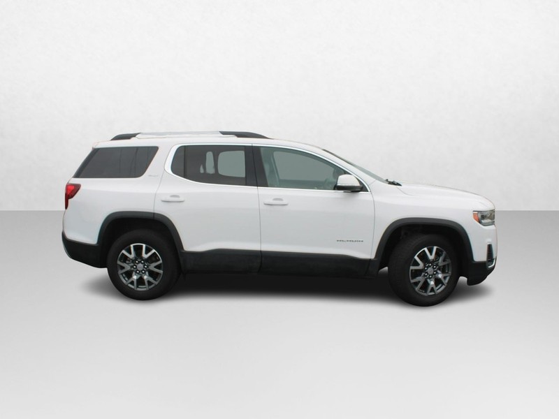 GMC Acadia Vehicle Image 02