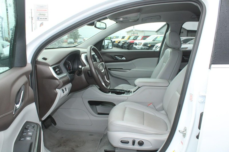 GMC Acadia Vehicle Image 08
