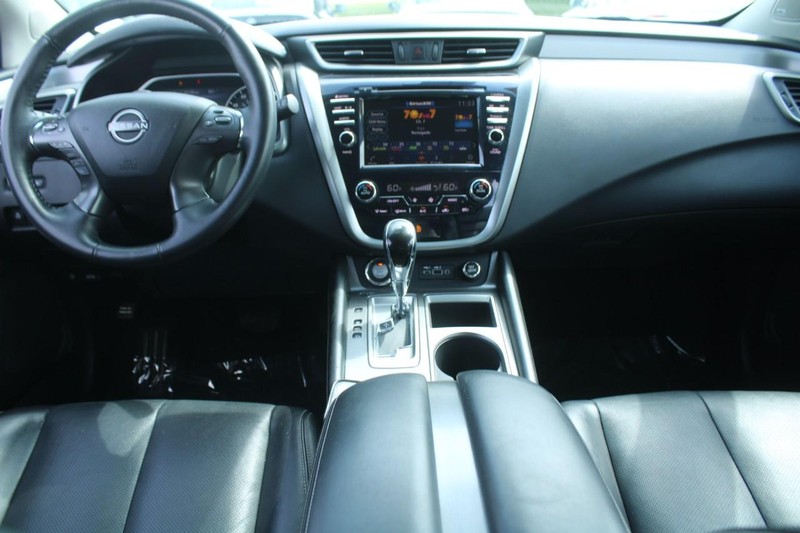 Nissan Murano Vehicle Image 13