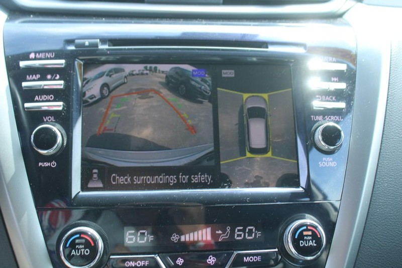 Nissan Murano Vehicle Image 21