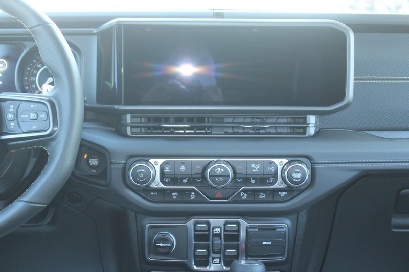 Jeep Wrangler Vehicle Image 07