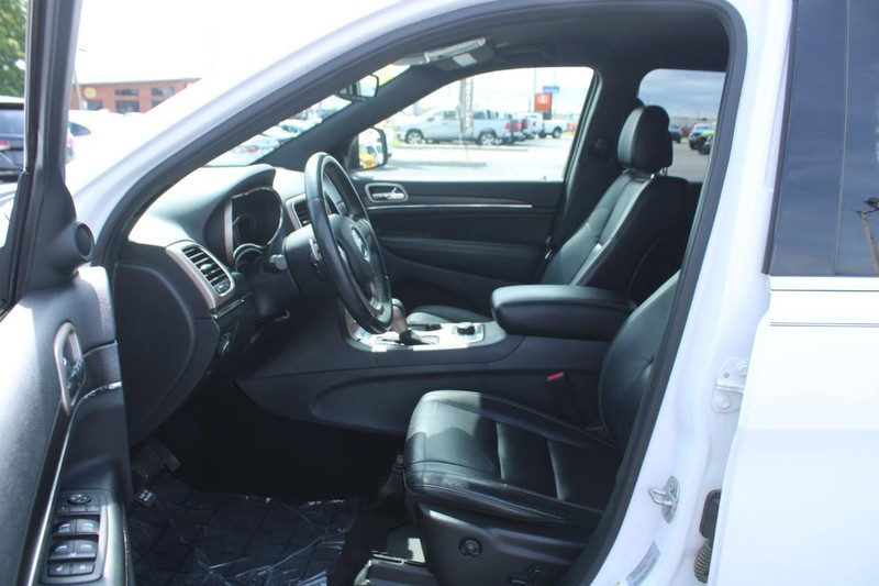 Jeep Grand Cherokee Vehicle Image 08