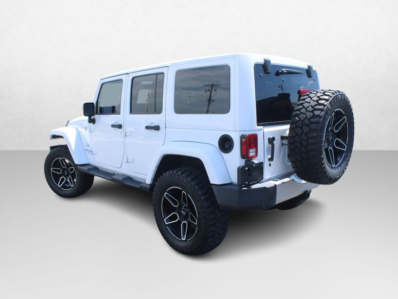 Jeep Wrangler JK Unlimited Vehicle Image 05