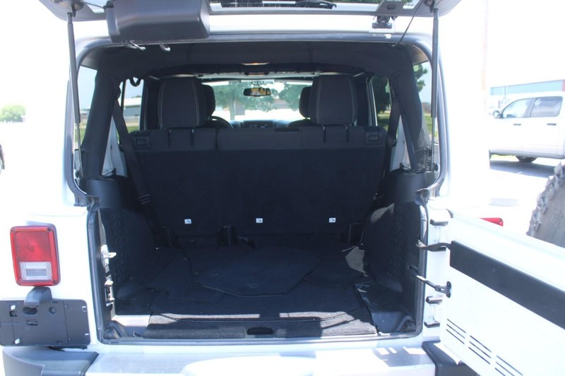 Jeep Wrangler JK Unlimited Vehicle Image 06
