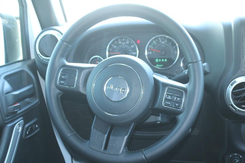 Jeep Wrangler JK Unlimited Vehicle Image 14