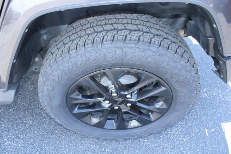 Jeep Wrangler 4xe Vehicle Image 07