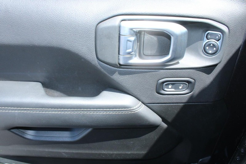Jeep Wrangler 4xe Vehicle Image 09
