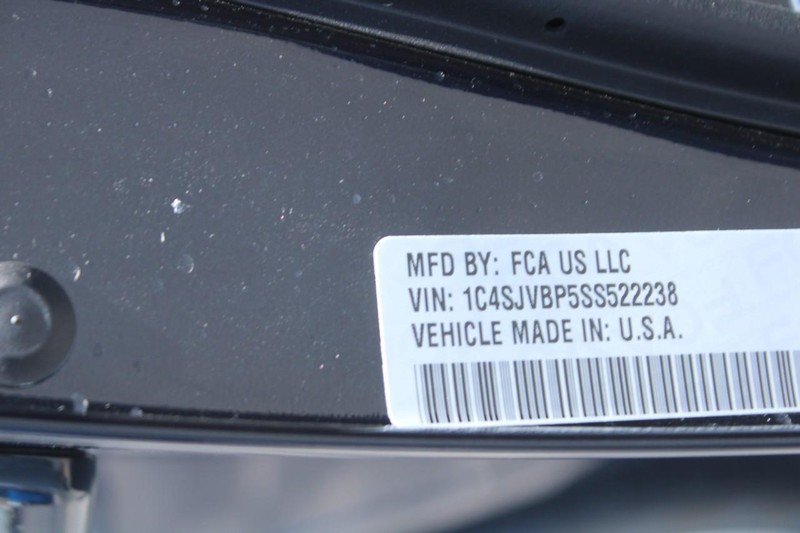 Jeep Wagoneer Vehicle Image 08