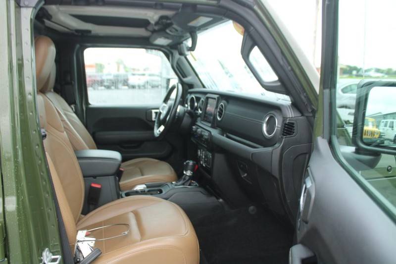 Jeep Wrangler 4xe Vehicle Image 11