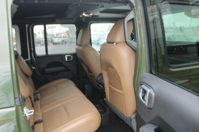 Jeep Wrangler 4xe Vehicle Image 12