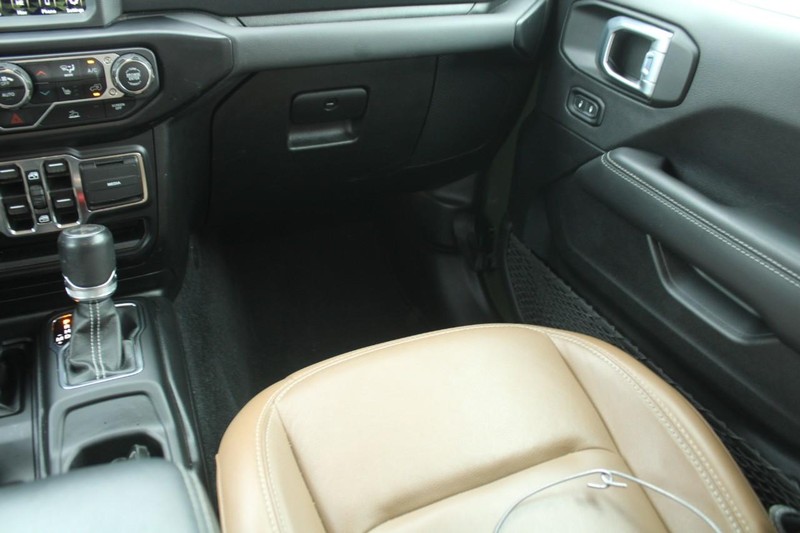 Jeep Wrangler 4xe Vehicle Image 16
