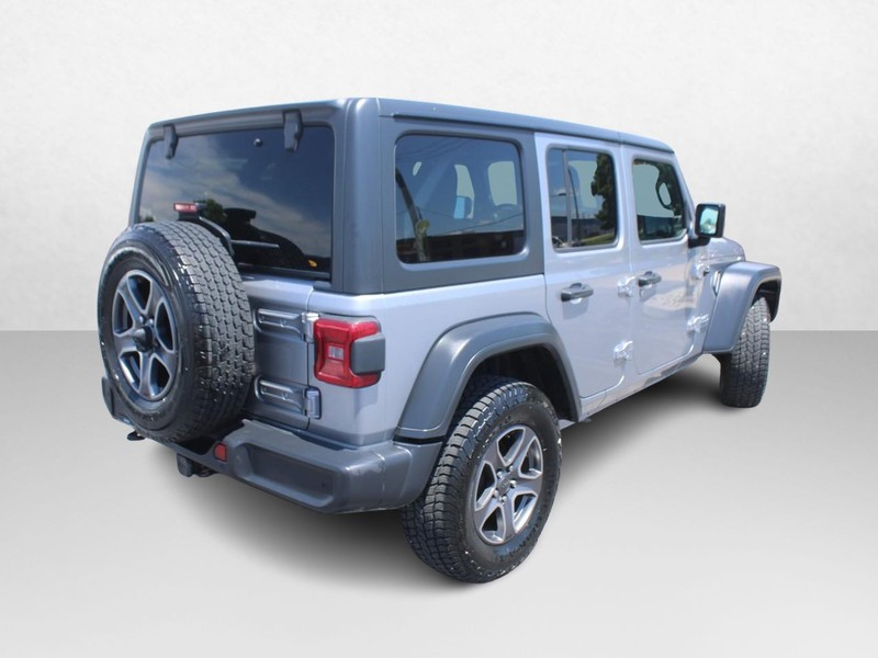 Jeep Wrangler Unlimited Vehicle Image 03