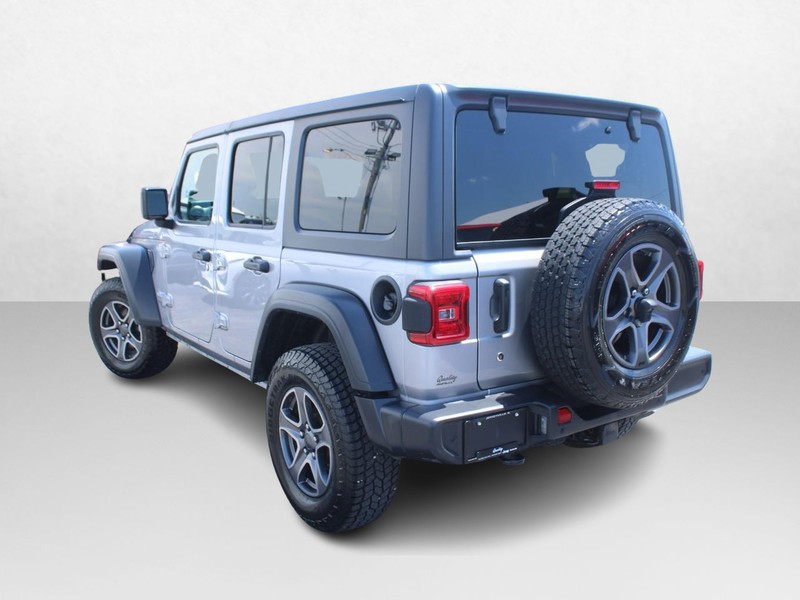 Jeep Wrangler Unlimited Vehicle Image 05