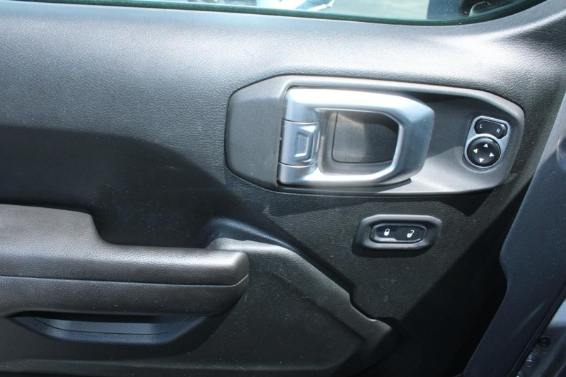 Jeep Wrangler Unlimited Vehicle Image 09