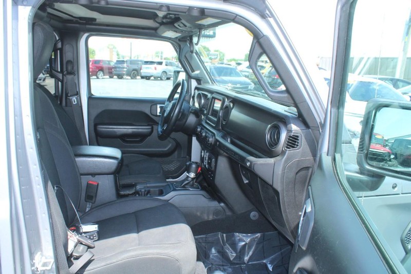 Jeep Wrangler Unlimited Vehicle Image 11