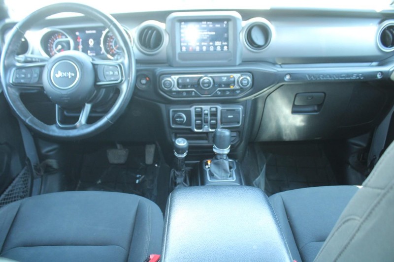 Jeep Wrangler Unlimited Vehicle Image 13