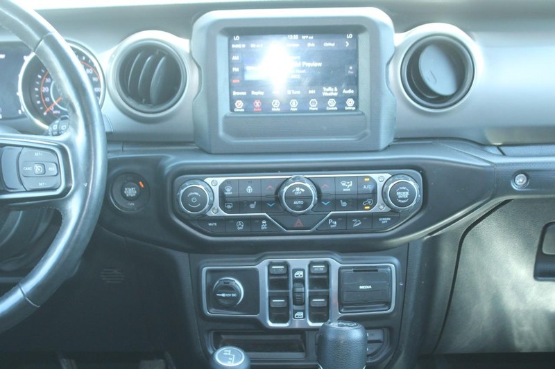 Jeep Wrangler Unlimited Vehicle Image 15