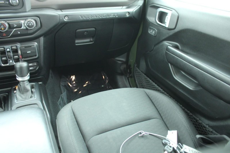 Jeep Wrangler Unlimited Vehicle Image 16
