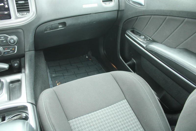 Dodge Charger Vehicle Image 16
