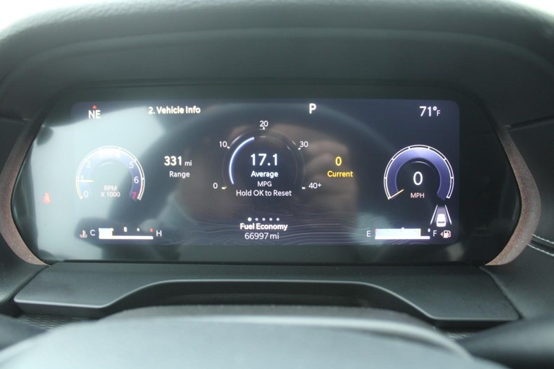 Jeep Grand Cherokee L Vehicle Image 18