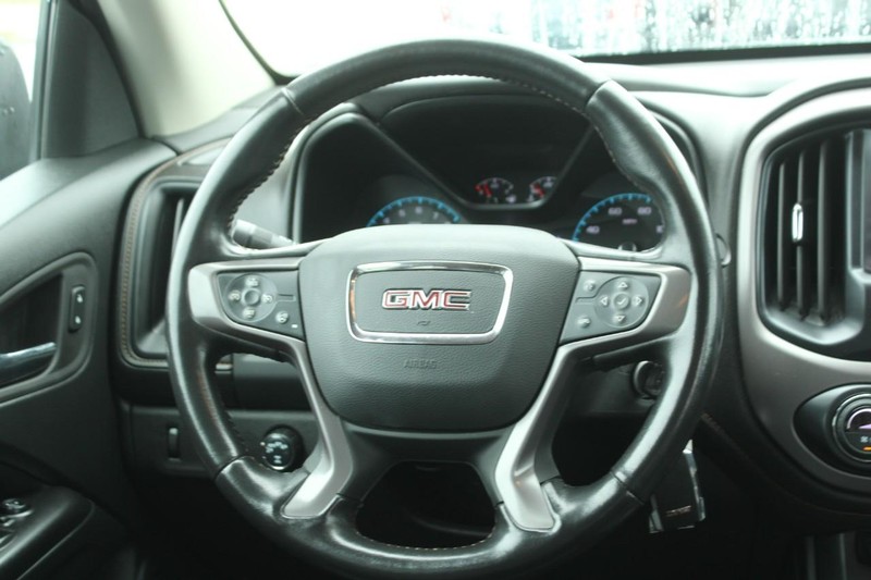 GMC Canyon Vehicle Image 14