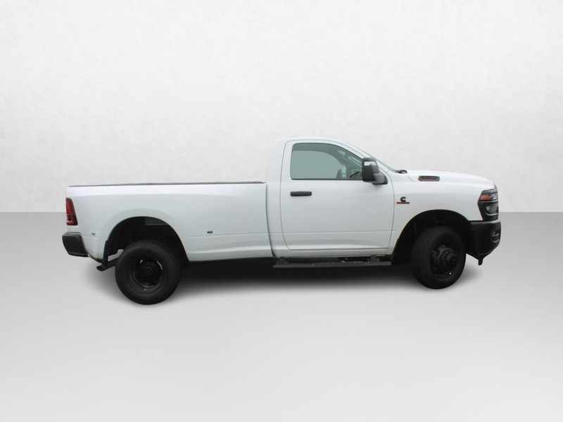 Ram 3500 Vehicle Image 02