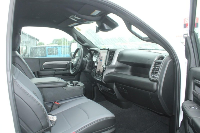 Ram 3500 Vehicle Image 04