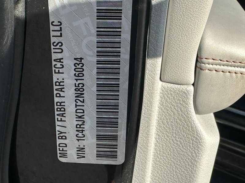 Jeep Grand Cherokee L Vehicle Image 21
