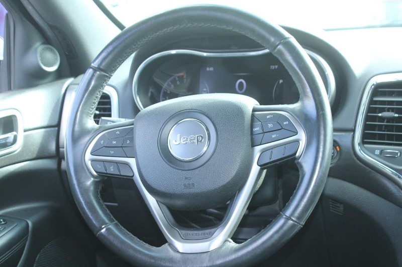 Jeep Grand Cherokee Vehicle Image 14