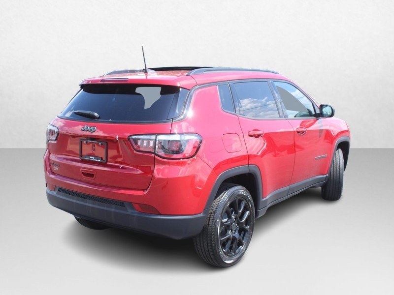 Jeep Compass Vehicle Image 03