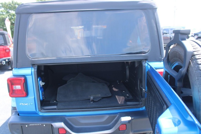 Jeep Wrangler 4xe Vehicle Image 06