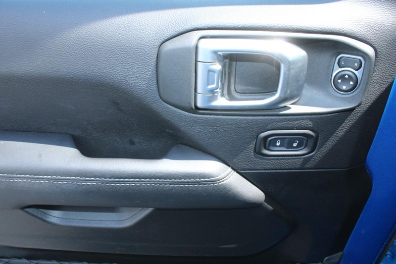 Jeep Wrangler 4xe Vehicle Image 09