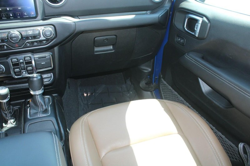 Jeep Wrangler 4xe Vehicle Image 16