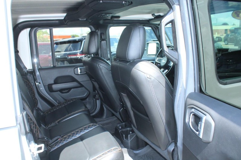 Jeep Gladiator Vehicle Image 12
