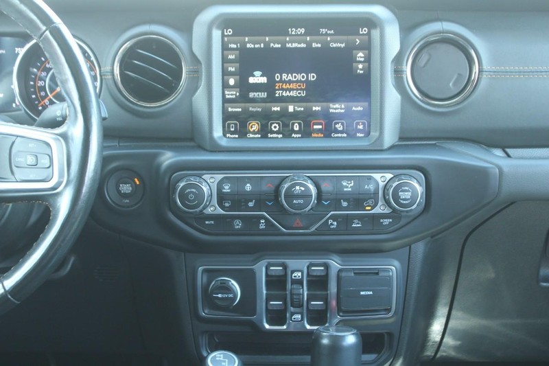 Jeep Gladiator Vehicle Image 15